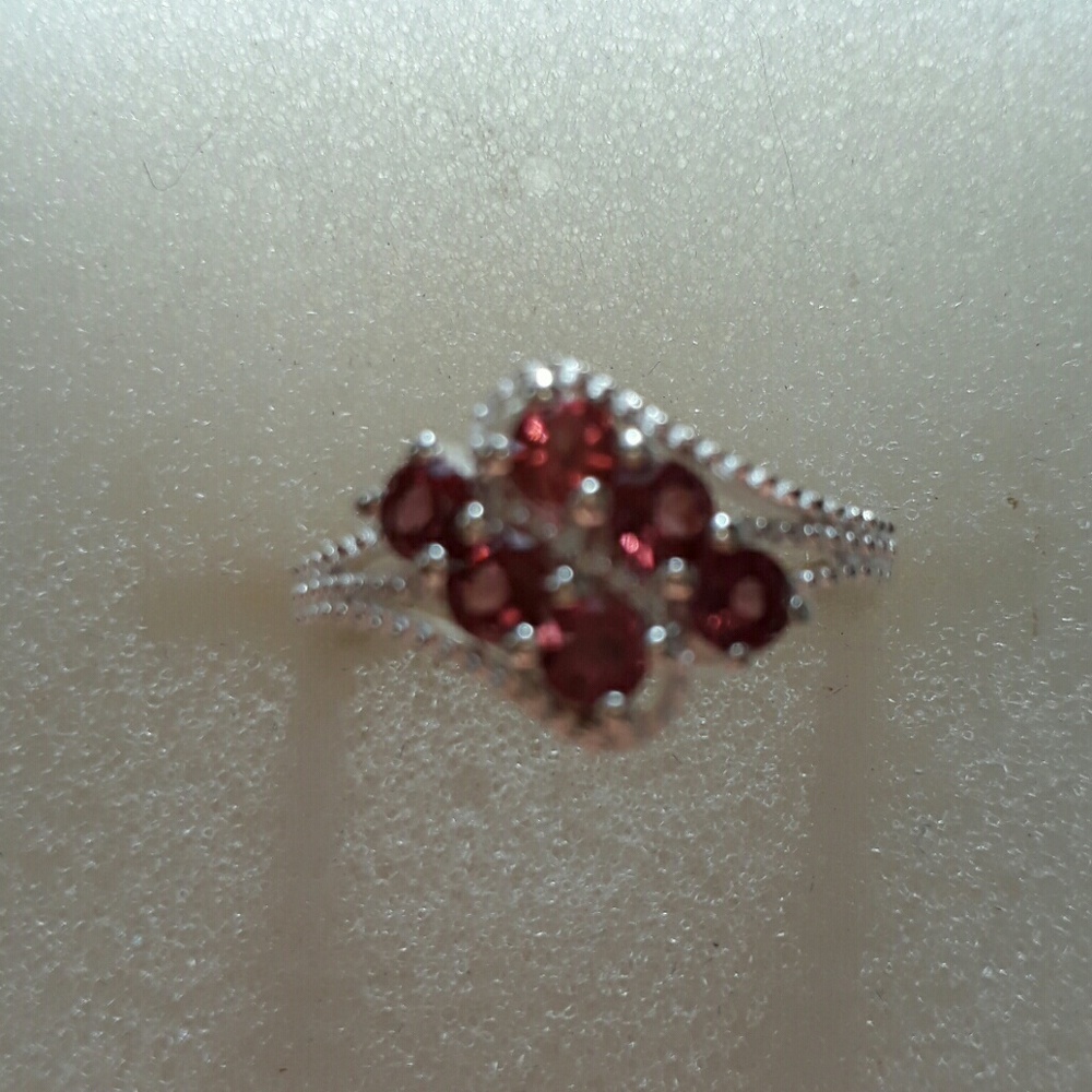ROSE GARNET RING